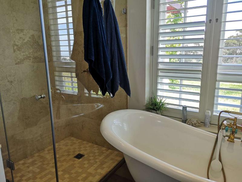 5 Bedroom Property for Sale in Sir Lowrys Pass Village Western Cape